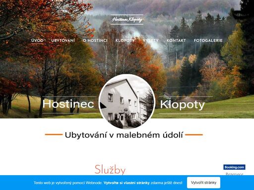 ubytování ve třech pokojích. všechny pokoje s výhledem na zeleň.