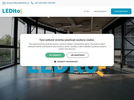 vyrábíme zakázkové interiéry - především vybavení kancelářských prostor, restaurací, hotelů a barů. klademe velký důraz na kvalitu provedení, funkčnost a soulad s představou klienta.
