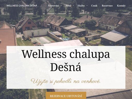 soukromý areál o rozměrech 2000 m2 se rozprostírá na konci vesničky dešná, která leží na přelomu vysočiny a jihočeského kraje.

chalupa se nachází v blízkosti vranovské přehrady (cca 15km) a stejná vzdálenost ji dělí od cyklostezek  vedoucích  u  nás,  tak   v sousedním rakousku. už při příjezdu do vesničky pocítíte ten úžasný klid venkova. ale proč si neužít i na venkově trochu toho luxusu? 

wellness chalupa dešná vám poskytne vše na jednom místě.  nabízí ubytování v pěti pokojích, až pro 14 osob. nedílnou součástí je  vyhřívaný bazén, altán s vodopádem, vířivka, sauna, hřiště a mnoho dalšího.    

vyžití, zde najdete jak vy, tak vaše děti. rádi vám zde uspořádáme jakoukoliv oslavu, svatbu či firemní večírek .